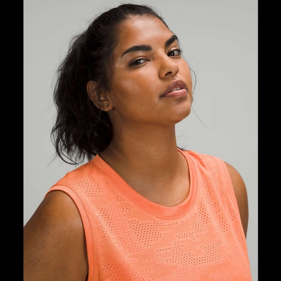 Lululemon Train to be tank in dot camo golden apricot - Picture 3 of 7